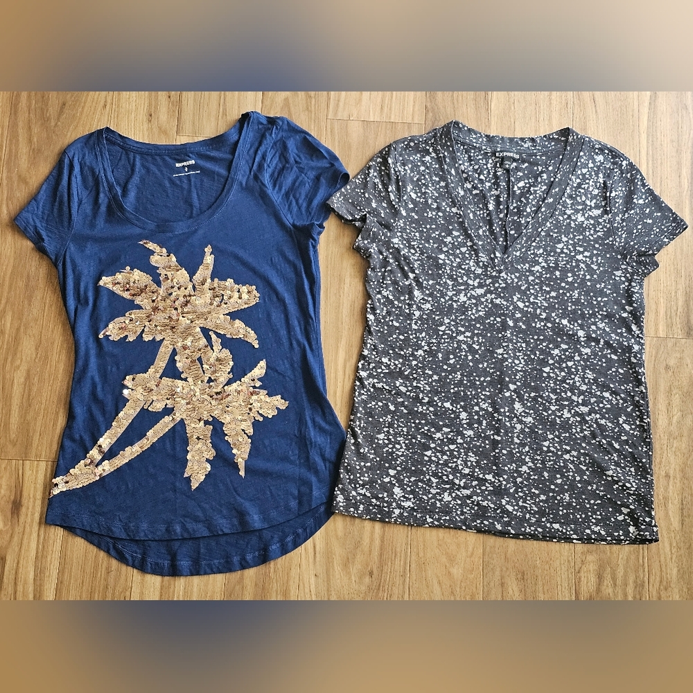 Express Tee Shirts, Size Medium, USED good condition!! Check all pictures please